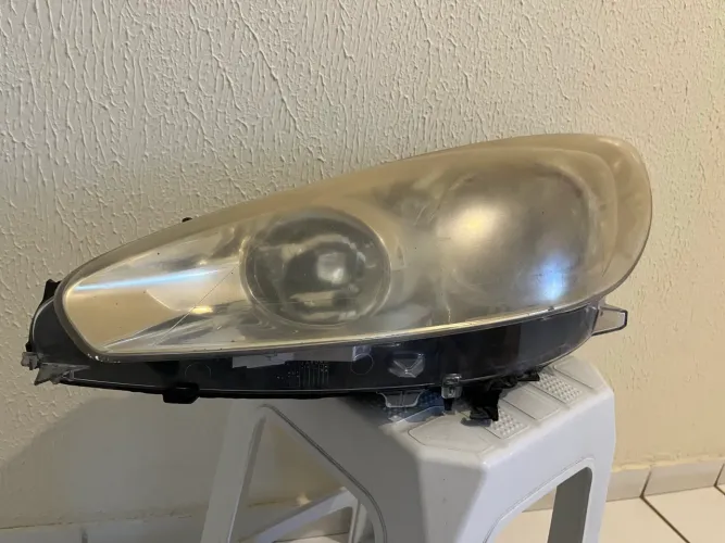 Farol original usado para Peugeot 308 ano 2014