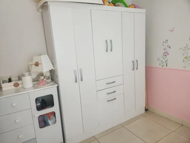 Cômoda e guarda roupa infantil