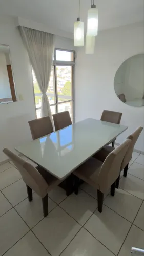 Mesa de Jantar 6 Lugares com Tampo de Vidro + 6 Cadeiras | Bom Estado