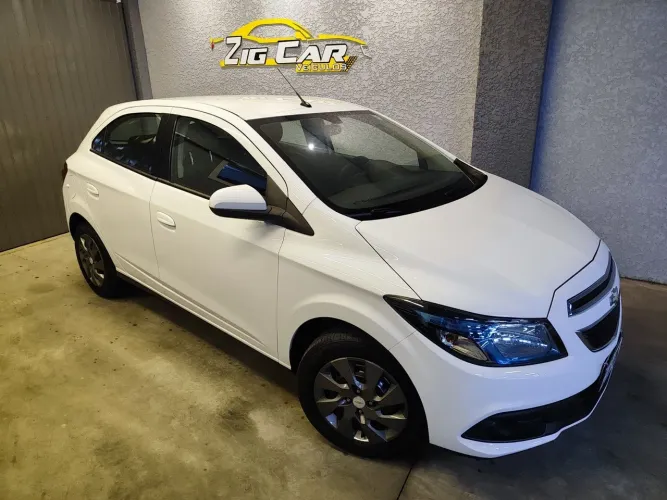 Chevrolet Onix Hatch LT 1.4 8V Flex Mec. 4P 2015