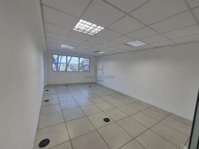 Sala à venda em Cotia, Lageadinho, com 38 m², Condomínio The Square Open Mall