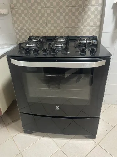 Fogão Electrolux 5 Bocas com Mesa de Vidro e Tripla Chama