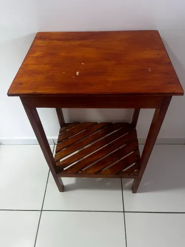 Banquinha de madeira