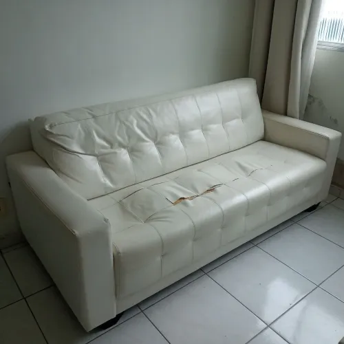 Vendo sofá três lugares ( usado)