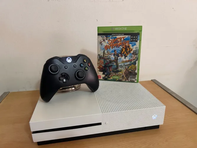 Xbox one s acompanha controle é um jogo. da pra negociar o preço