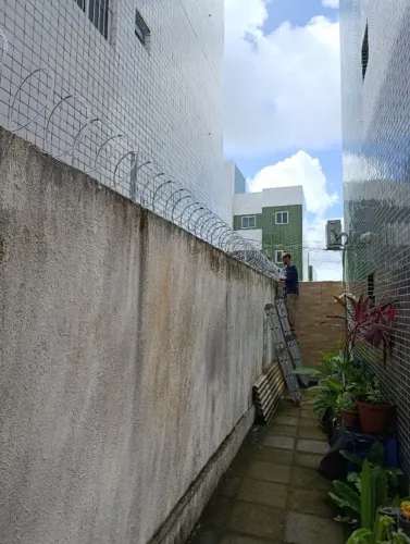 Cerca cortante para residência
