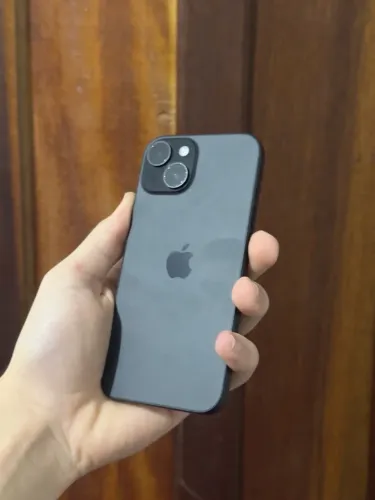 Iphone 15 128gb na garantia apple até abril