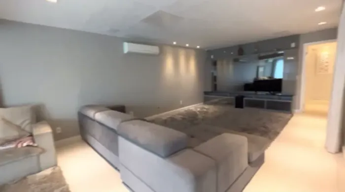 Apartamento para venda tem 430 metros quadrados com 4 quartos