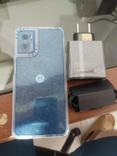 celular moto e 22 da Motorola acompanha carregador zerado