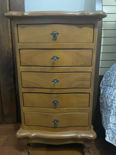 Mesa de cabeceira alta 