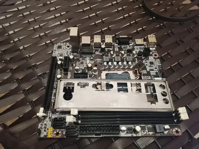 Placa mãe espelho Goldentec Lga 1155 2 3 Geração 