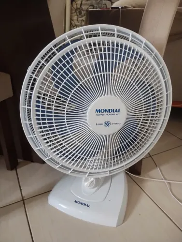 Ventilador Mondial 40 cm com defeito branco 