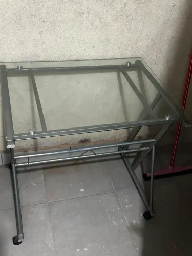 Mesa de Vidro com Rodinhas - 80 x 60 cm