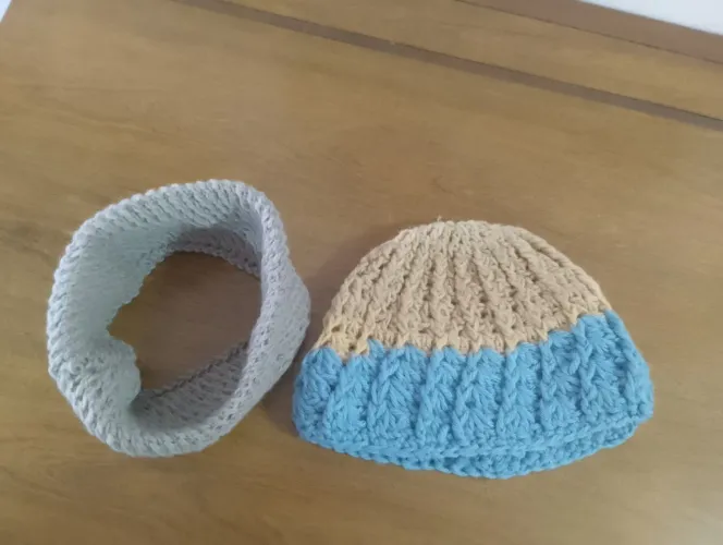 Gola de tricô e gorro SEM USO