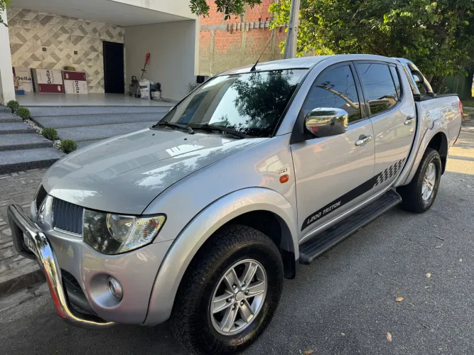 Mitsubishi L200 Triton HPE 3.2 CD TB Int.diesel AUT 2010