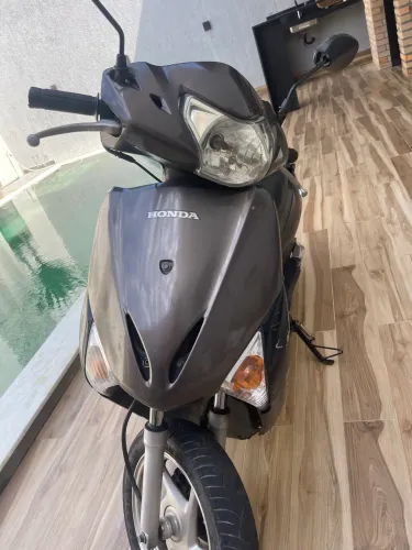Honda Lead 110 ( 2010 ) partida elétrica 