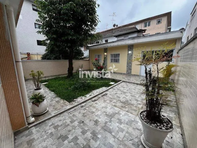 Casa geminada para locação no Bairro do Embaré