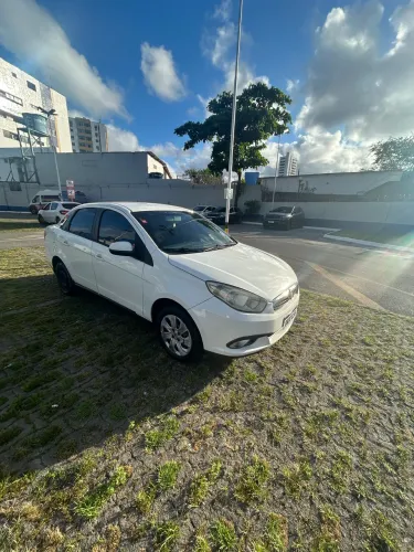 Fiat Grand Siena Tetrafuel 1.4 EVO F. Flex 8V 2014