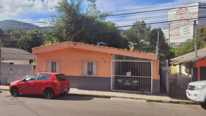 Casa térrea com 2 quartos a venda na rua Coronel Virgilio Silva |Poços de Caldas