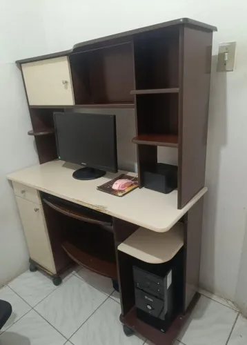 Computador para estudos + escrivaninha