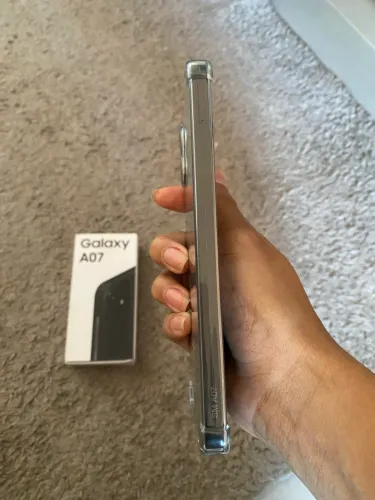 Vende-se GALAXY A07 novo