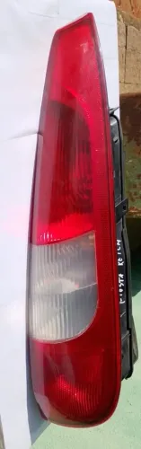 Lanterna direita Ford Fiesta Hatch 2003