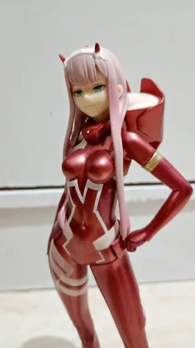Boneca zero two action figure
