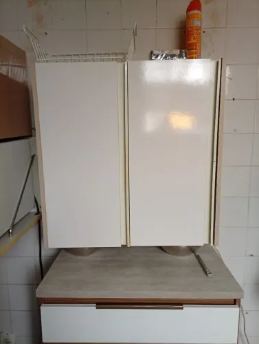 Móvel aéreo de cozinha ou banheiro 