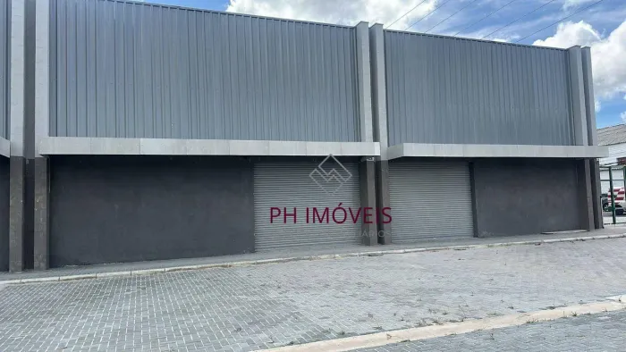 Galpão com 300m² localizado no Tabuleiro do Martins