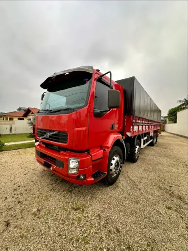 Volvo VM 260 8x2 Impecável