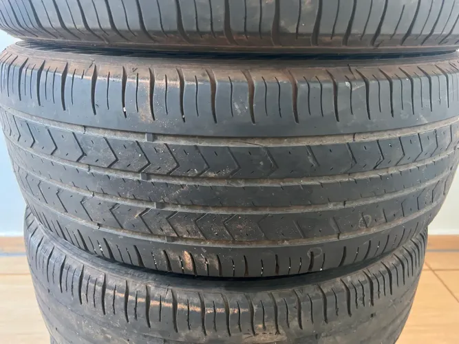Pneus 215/60R17