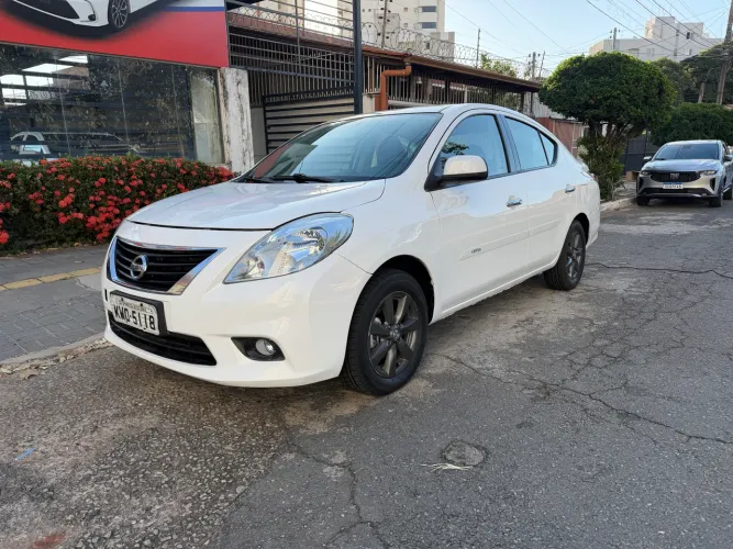 Nissan Versa SL 1.6 16V Flex Fuel 4P Mec. 2014