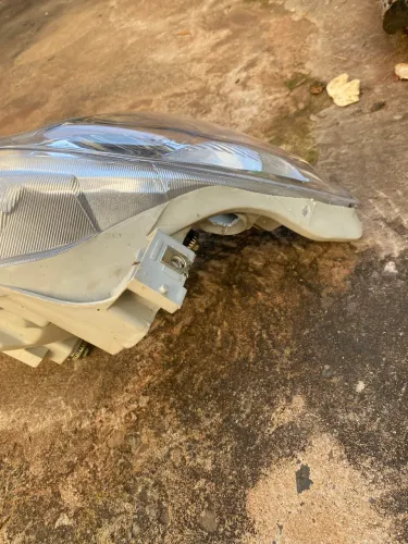 Vendo farol Toyota hailux