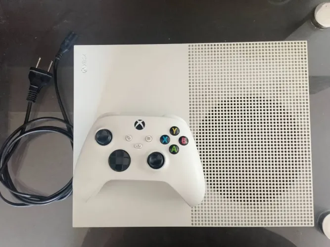 Xbox one S usado (leia a descrição)
