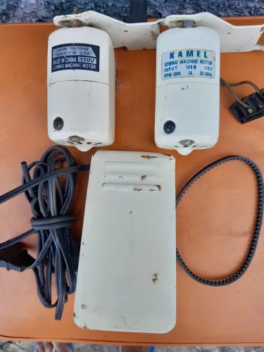2 Motores de Máquina de Costura e 1 Pedal Usados 