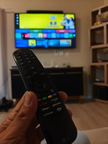 Tv LG webos 65 polegadas smart com nota fiscal pezinho e caixa