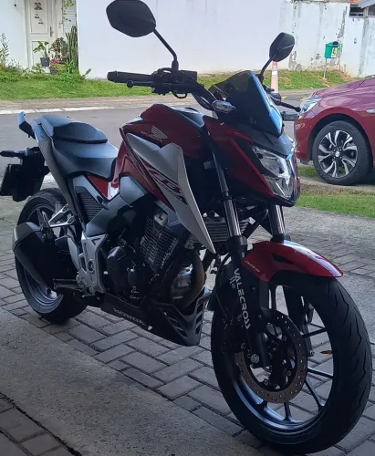 CB 300f ABS Zerada