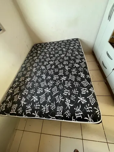 VENDO CAMA E GUARDA ROUPA