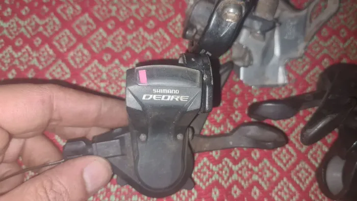 Rapid-Fire Shimano Deore SL-M591 + Câmbio dianteiro Shimano Deore Alívio FD-M431