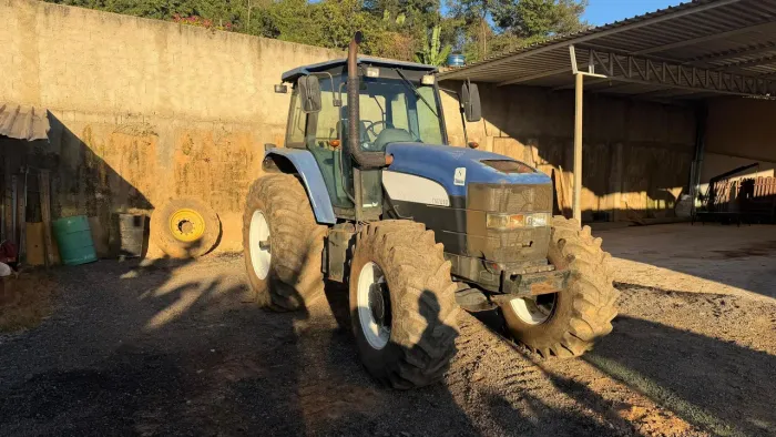 Trator New holland TM 7010 ano 2011