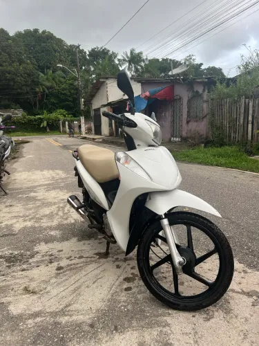 Moto muito boa economica e bem conservada so no ponto de tranferir 