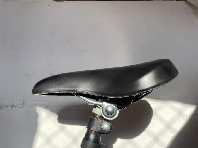 Banco de bicicleta novo