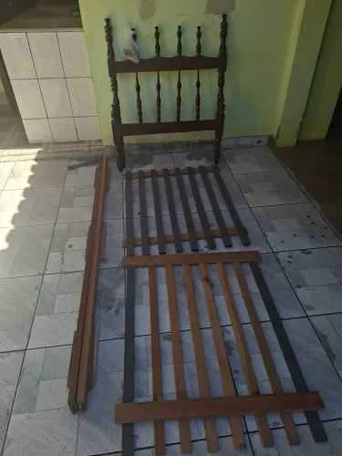 Cama de madeira
