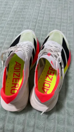 Tênis adzeeo adidas