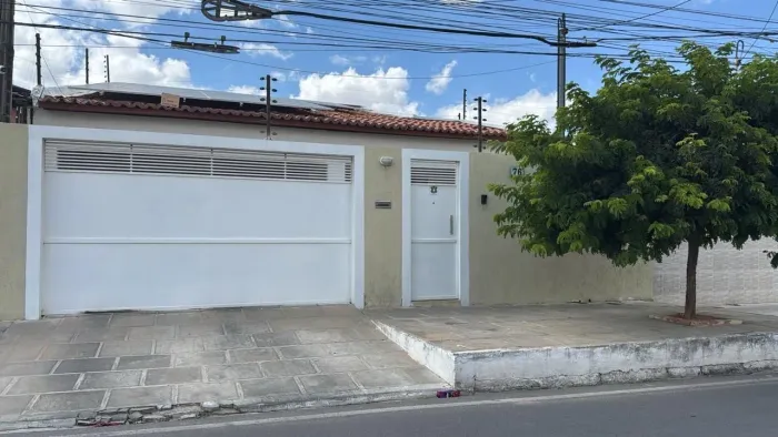 Casa a venda no bairro Cohab Massangano em Petrolina