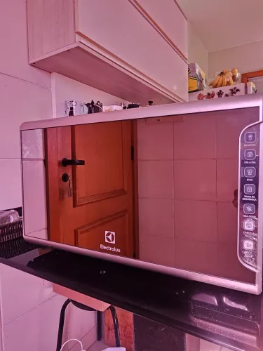 Micro-ondas Electrolux Espelhado 31 l..