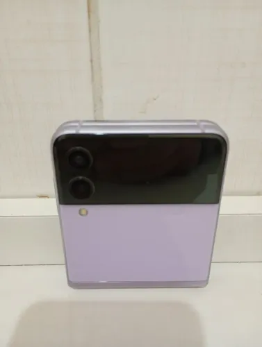 Celular com A tela quebrada estou vendo pra quem compra arruma ou usa as peças
