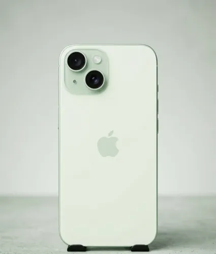 iPhone 15 muito novo de 128GB com a saúde da bateria 96% 3 meses de garantia