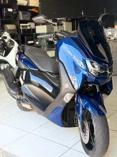 Vendo moto NMax Azul ! 