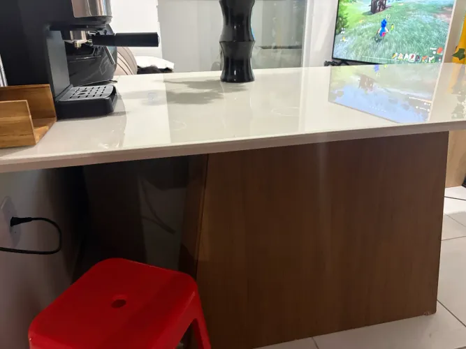 Mesa em laca branca 